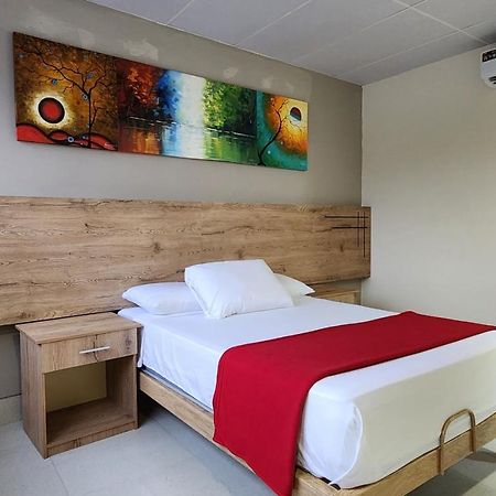 Hotel Murali - Cerca Del Aeropuerto De Guayaquil Exteriér fotografie
